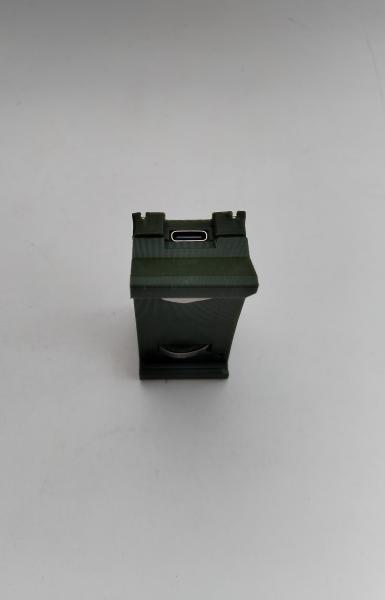 Накладний зарядний пристрій з USB-Type C роз'ємом для заряджання акумуляторних батарей Motorola DP4xxx серії